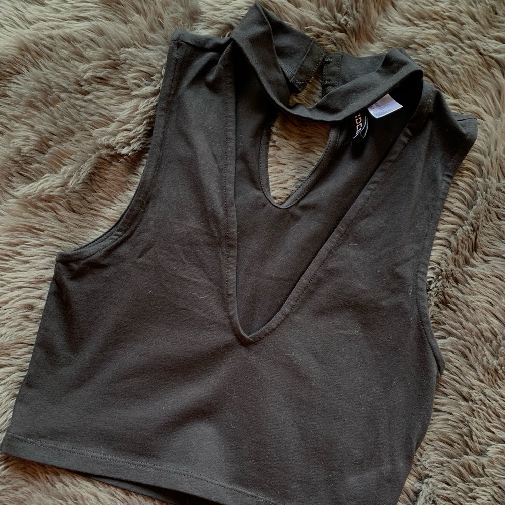 Choker crop top NWOT